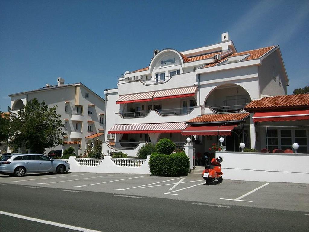 Garfild Guest House Novi Vinodolski Dış mekan fotoğraf