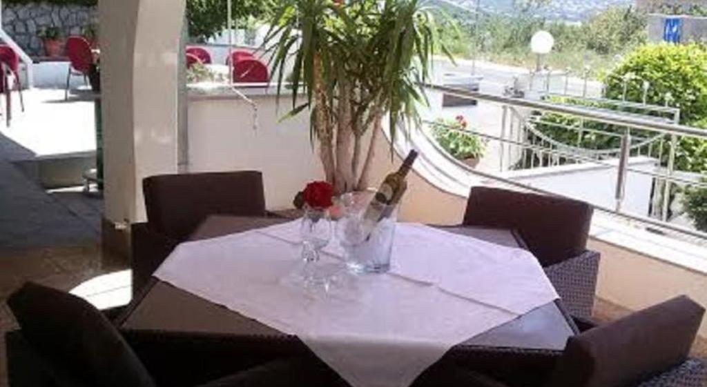 Garfild Guest House Novi Vinodolski Dış mekan fotoğraf