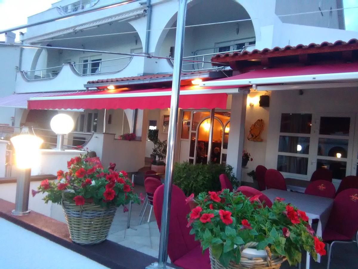 Garfild Guest House Novi Vinodolski Dış mekan fotoğraf
