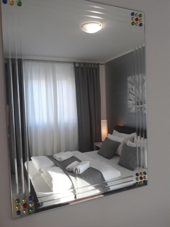 Garfild Guest House Novi Vinodolski Oda fotoğraf